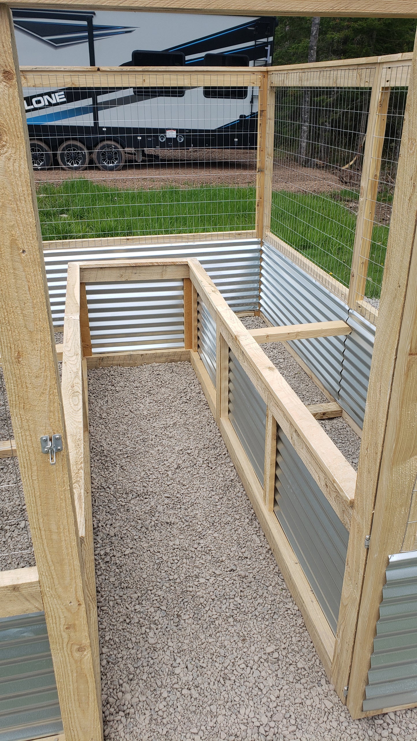 Enclosed Horseshoe Raised Garden Bed