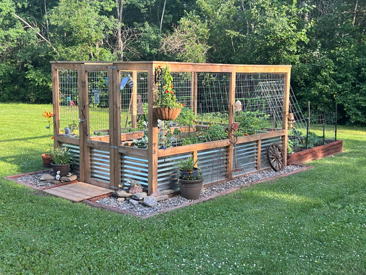 Enclosed Horseshoe Raised Garden Bed