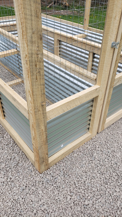 Enclosed Horseshoe Raised Garden Bed