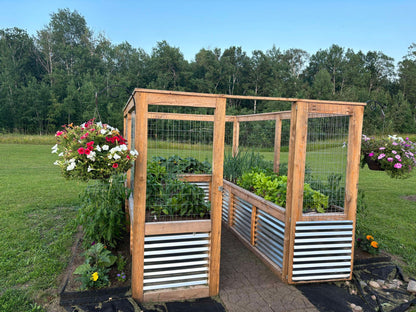 Enclosed Horseshoe Raised Garden Bed