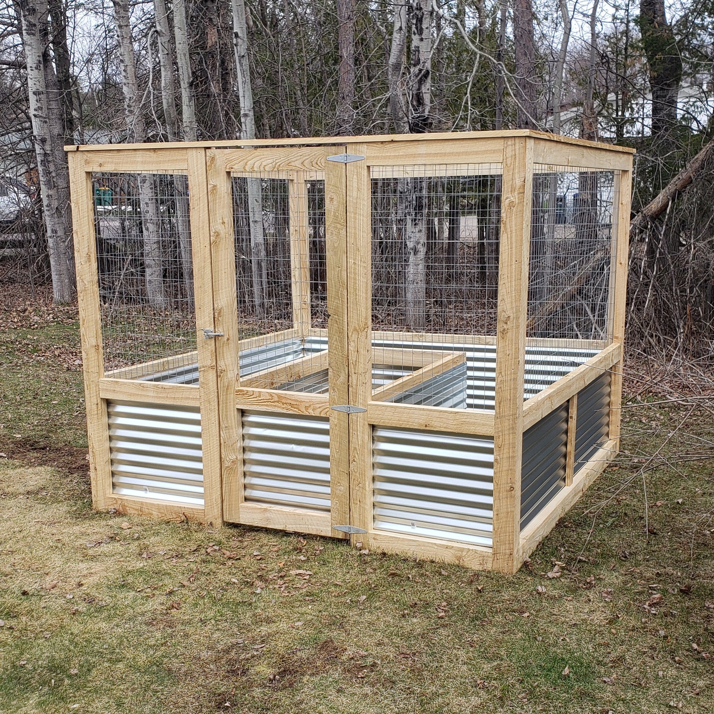 Enclosed Horseshoe Raised Garden Bed
